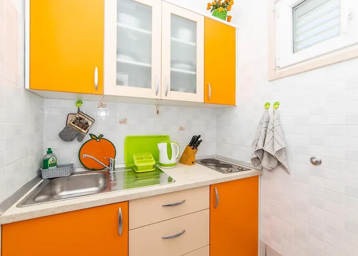 Apartman Lile *
