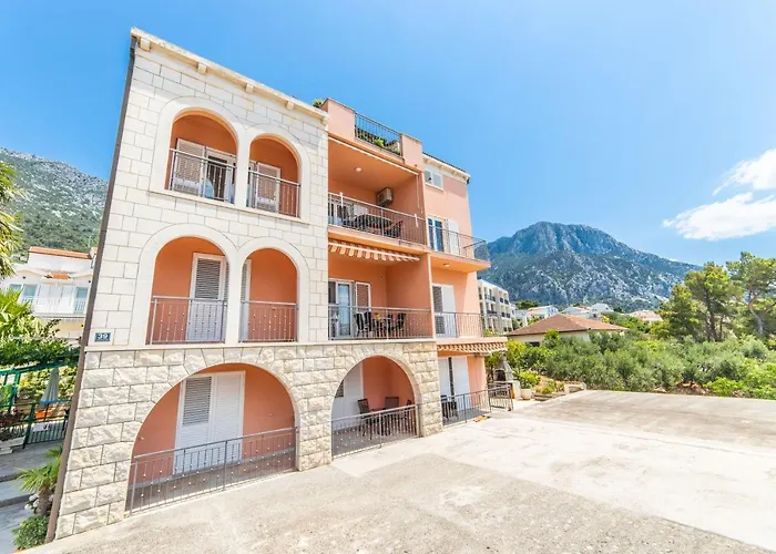 Apartman Lile *