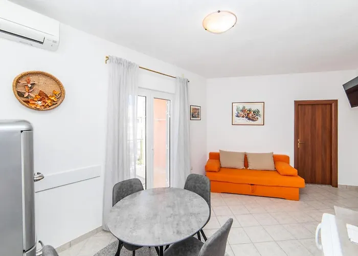Lile Apartman