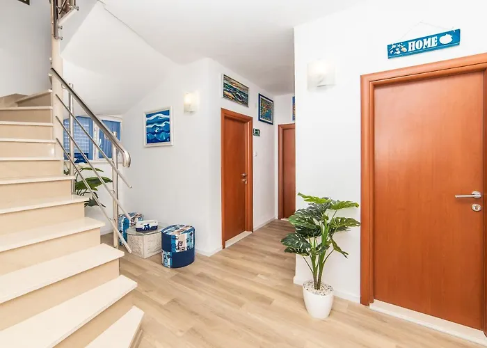 Apartman Lile *