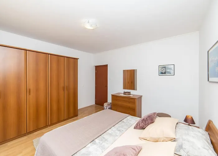 Lile Apartman *