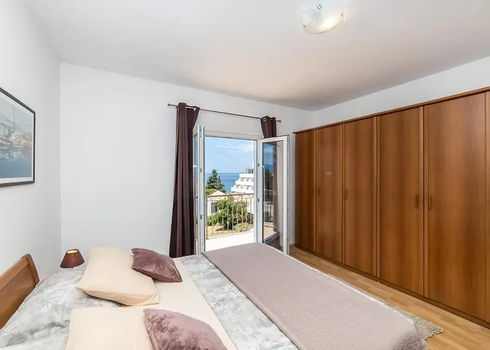 Apartman Lile *