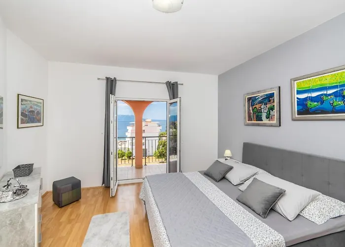 Apartman Lile *