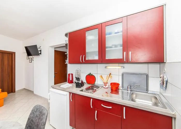 Lile Apartman Gradac (Split-Dalmatia)